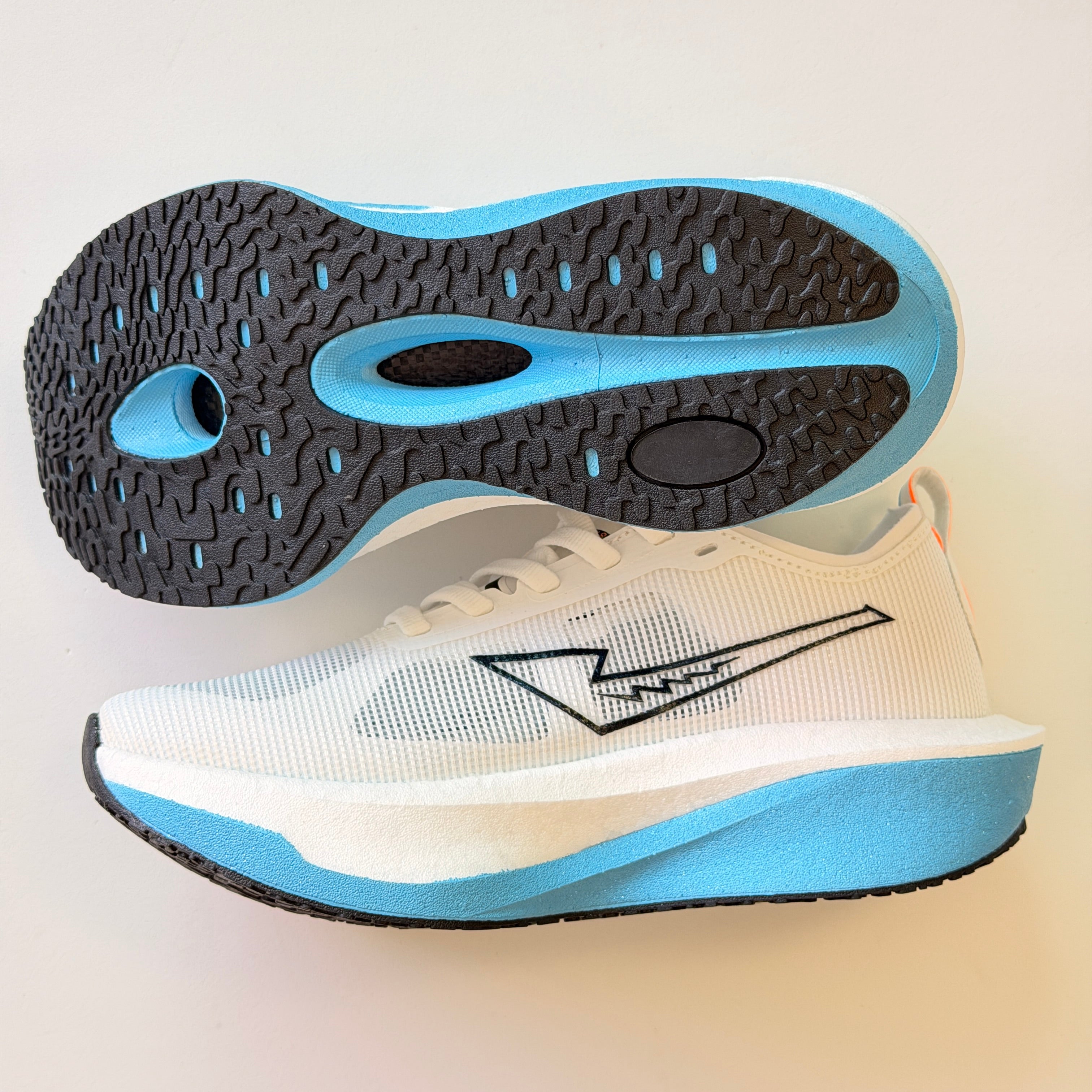 Tenis para corrida com placa de impulsão Carbon Marathon